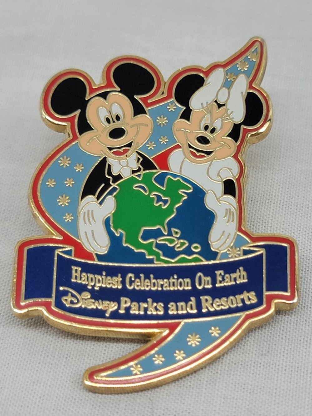DISNEY Pin Trading ~ Disney Parks & Resort ~ Happiest Celebration on Earth ~2005